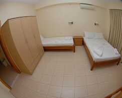 Nikos Hotel and Apartments