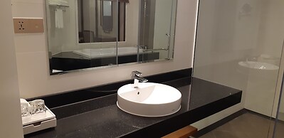 Duc Huy Grand Hotel & Spa