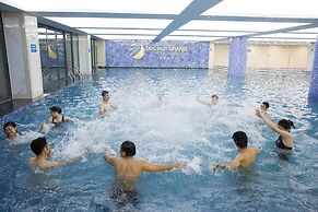 Duc Huy Grand Hotel & Spa