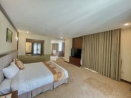 Duc Huy Grand Hotel & Spa