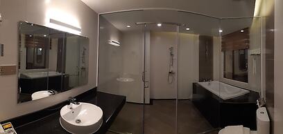 Duc Huy Grand Hotel & Spa