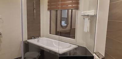 Duc Huy Grand Hotel & Spa