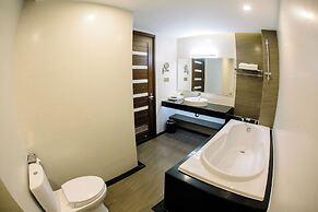 Duc Huy Grand Hotel & Spa