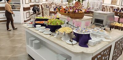 Duc Huy Grand Hotel & Spa