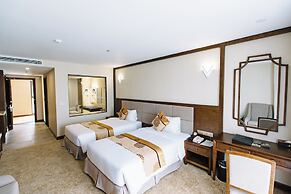 Duc Huy Grand Hotel & Spa