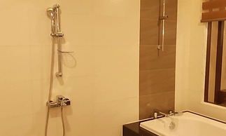 Duc Huy Grand Hotel & Spa