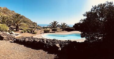 Dammusi Sciuvechi Resort