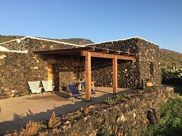 Dammusi Sciuvechi Resort