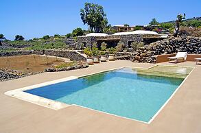 Dammusi Sciuvechi Resort