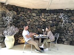 Dammusi Sciuvechi Resort