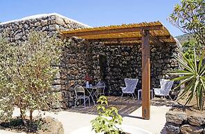 Dammusi Sciuvechi Resort