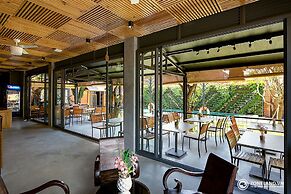 Zoneland Apartments - Tropical Forest Mountain View - Hostel