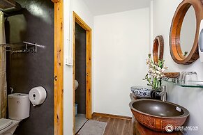 Zoneland Apartments - Tropical Forest Mountain View - Hostel