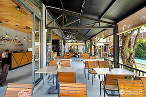 Zoneland Apartments - Tropical Forest Mountain View - Hostel