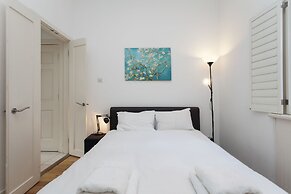 Old Brompton 1 Charming Atmosphere