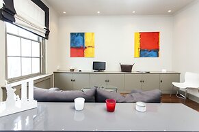 Old Brompton 2 Exclusive Atmosphere