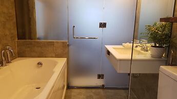 Oasis Hotel & Apartment