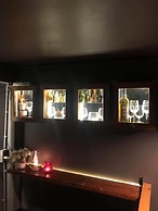 Oasis Hotel & Apartment