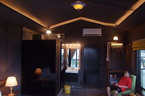 Oasis Hotel & Apartment