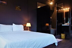 Oasis Hotel & Apartment