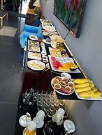 Oasis Hotel & Apartment