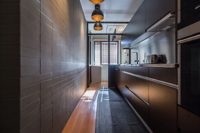 DAHome - Collector's Luxurious Apartment