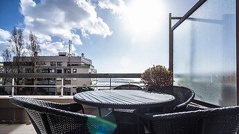 DAHome - Collector's Luxurious Apartment