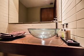 DAHome - Collector's Luxurious Apartment