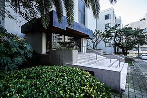 DAHome - Collector's Luxurious Apartment