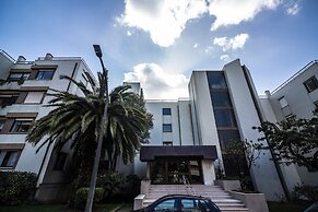 DAHome - Collector's Luxurious Apartment