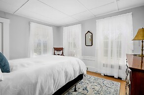 Isaiah Hall Bed & Breakfast Inn