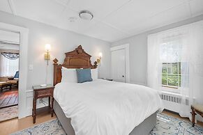 Isaiah Hall Bed & Breakfast Inn