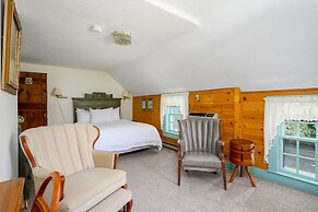 Isaiah Hall Bed & Breakfast Inn