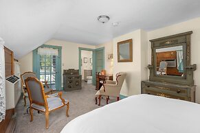 Isaiah Hall Bed & Breakfast Inn