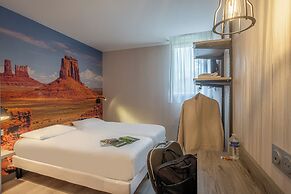 Break Hotel