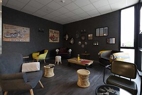 Break Hotel