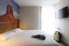 Break Hotel