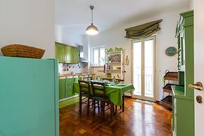 Large Apartment in the Heart of Chiaia