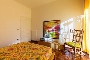 Large Apartment in the Heart of Chiaia