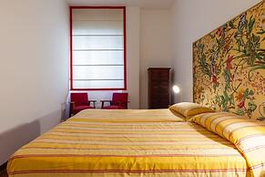 Large Apartment in the Heart of Chiaia