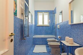 Large Apartment in the Heart of Chiaia