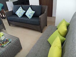 Villa Verde Limón by Akua