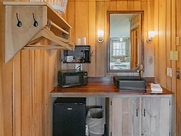 Graves Mountain Farm & Lodges