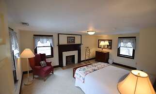 Graves Mountain Farm & Lodges