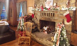 Graves Mountain Farm & Lodges