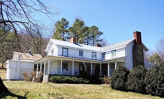 Graves Mountain Farm & Lodges