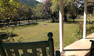 Graves Mountain Farm & Lodges