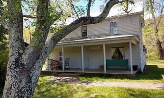 Graves Mountain Farm & Lodges