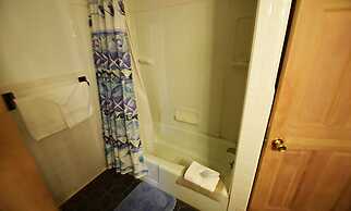 Graves Mountain Farm & Lodges