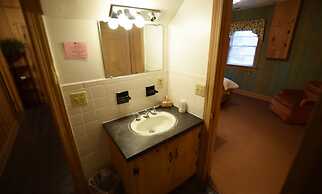 Graves Mountain Farm & Lodges